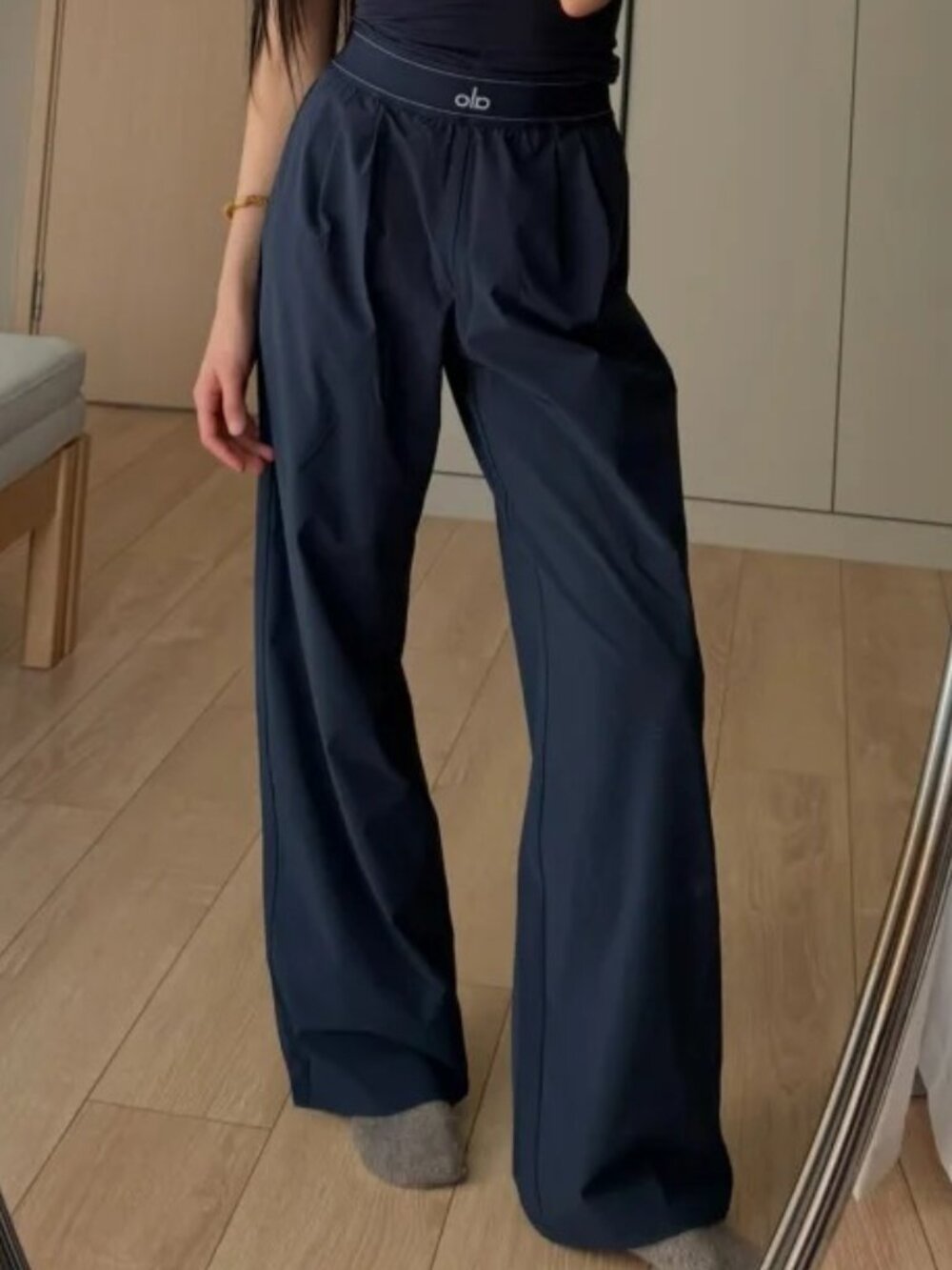 NWT ✨ALO Yoga  Navy Blue Office Wide Leg Pants (Regular Length)  Clean Girl🥂 - Picture 9 of 9